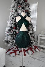 Load image into Gallery viewer, EMERALD SEQUINS DRESS

